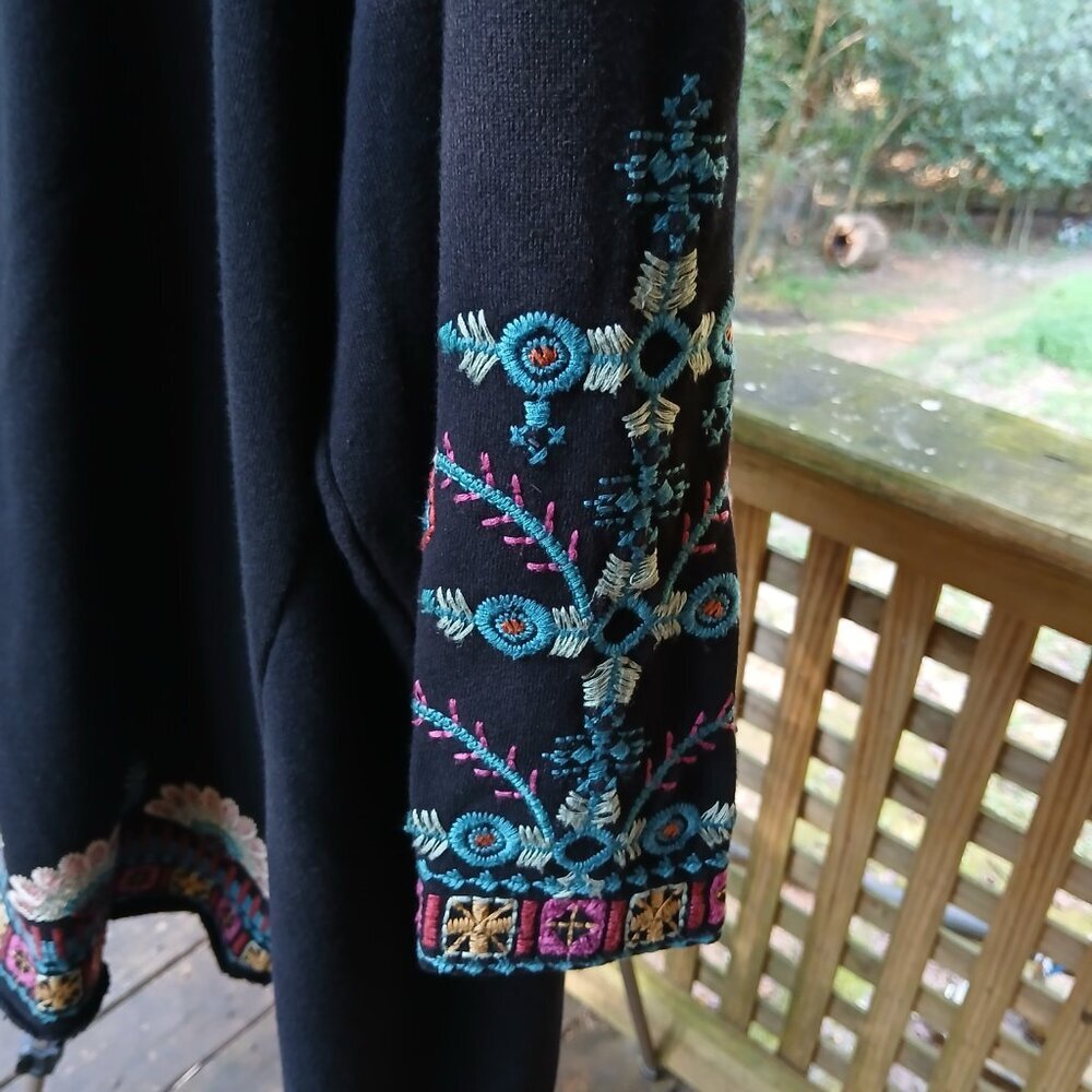 'Delphine' Draped Cardigan Black Cardigan Vibrant Floral Floral Embroidery SzL - Picture 5 of 12